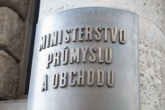 Policie zasahovala na ministerstvu průmyslu a obchodu, zadržela několik lidí - Novinky